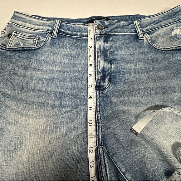 Judy Blue Jean Shorts Blue Distressed Cut-Offs - Picture 5 of 12